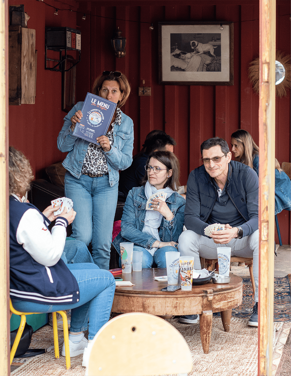 L'espace détente à la Guinguette Insulaire à Charleval en Normandie